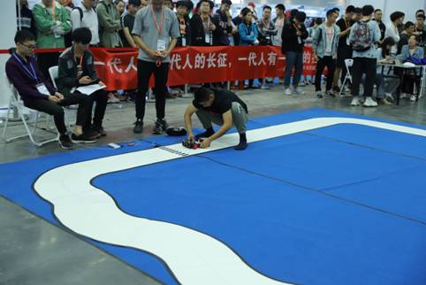 2019年湖南省老员工智能车竞赛现场03-----.JPG
